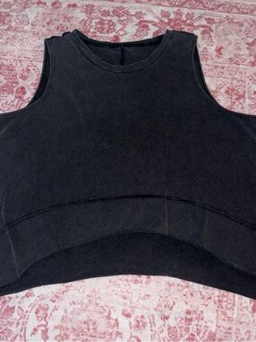 SHEIN Black Sleeveless Cropped Tank